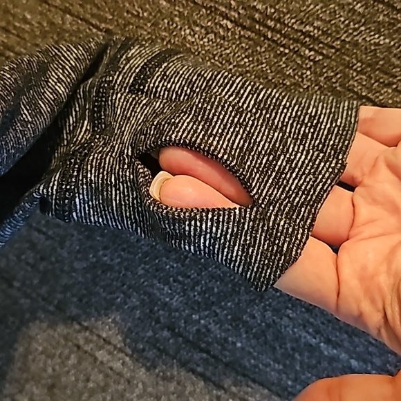 Lululemon Half Zip Long Sleeve, Size 6 - Picture 4 of 13